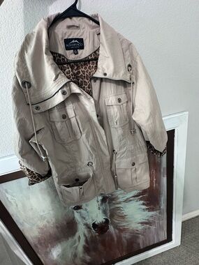 Montanaco Lightweight Beige Utility Jacket with Leopard Trim